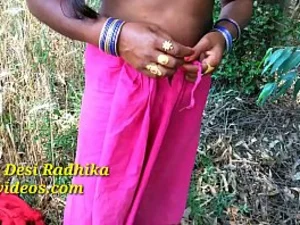 Indian MMS captures outdoor sex with Desi wife in foreign land.