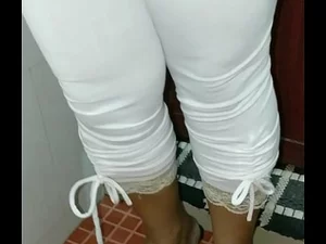 Malayali aunty safely explores Trivandrum dating scene, craving big black cock for erotic satisfaction. Warranted wanking in floating range video.