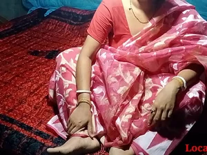 Red Saree Bengali가 결혼하여 성적 쾌감을 느낍니다.