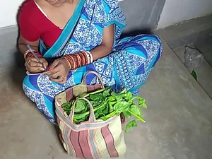 Индийские овощи показывают ассамское видео xxx, изображающее интенсивную игру спермы. Смотрите, как исполнители наслаждаются дикой ездой.