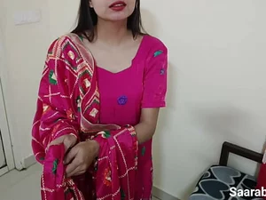 Durchsichtige Brüste: Die indische Ex-Freundin wird bei einer wilden Nummer mit einem fetten Typen der eine traditionelle Kopfbedeckung trägt, unerbittlich penetriert.