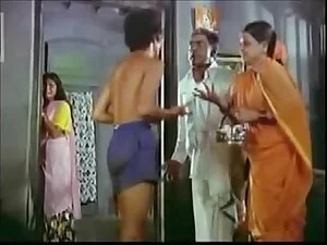 Испытайте дичайшее табу в тамильском негражданском фильме12 с горячей секс-сценой Таманны. Незабываемое возбуждение ждет!