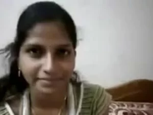 Indisches Amateurvideo der Tante mit Barebacksex